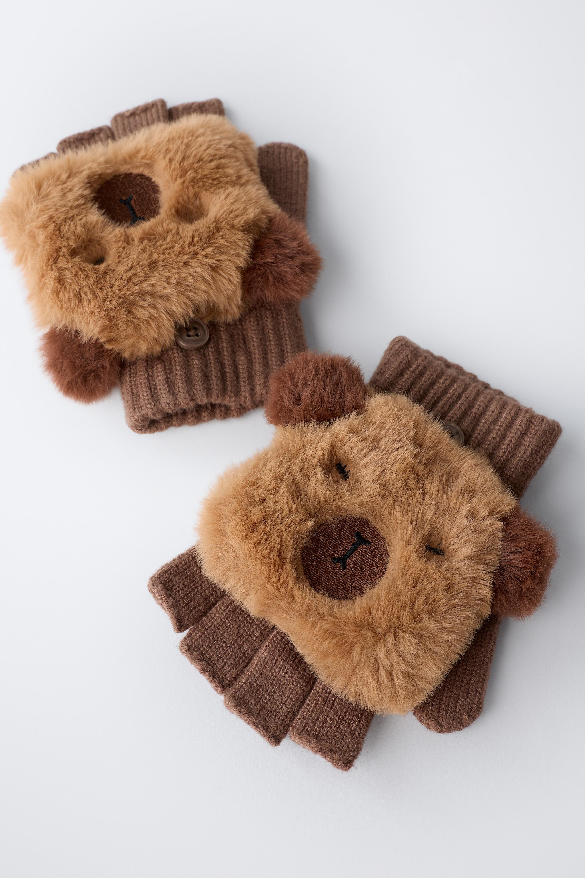 CAPYBARA FUR EFFECT MITTEN GLOVES